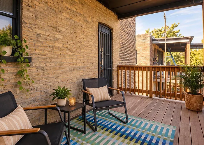 Steps To Michigan & Metra! Extended Getaway Ferienhaus Chicago